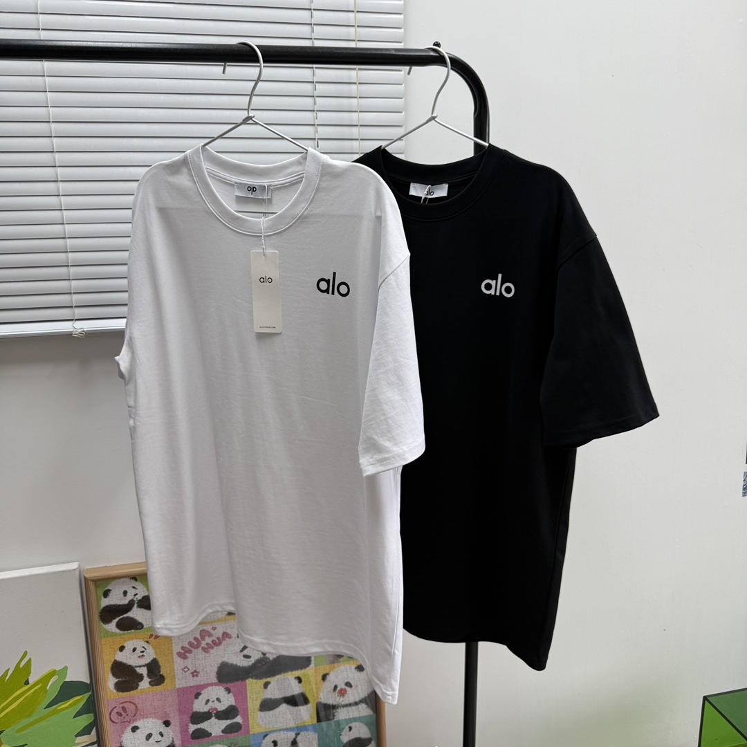 A style Round neck short sleeve T-shirt