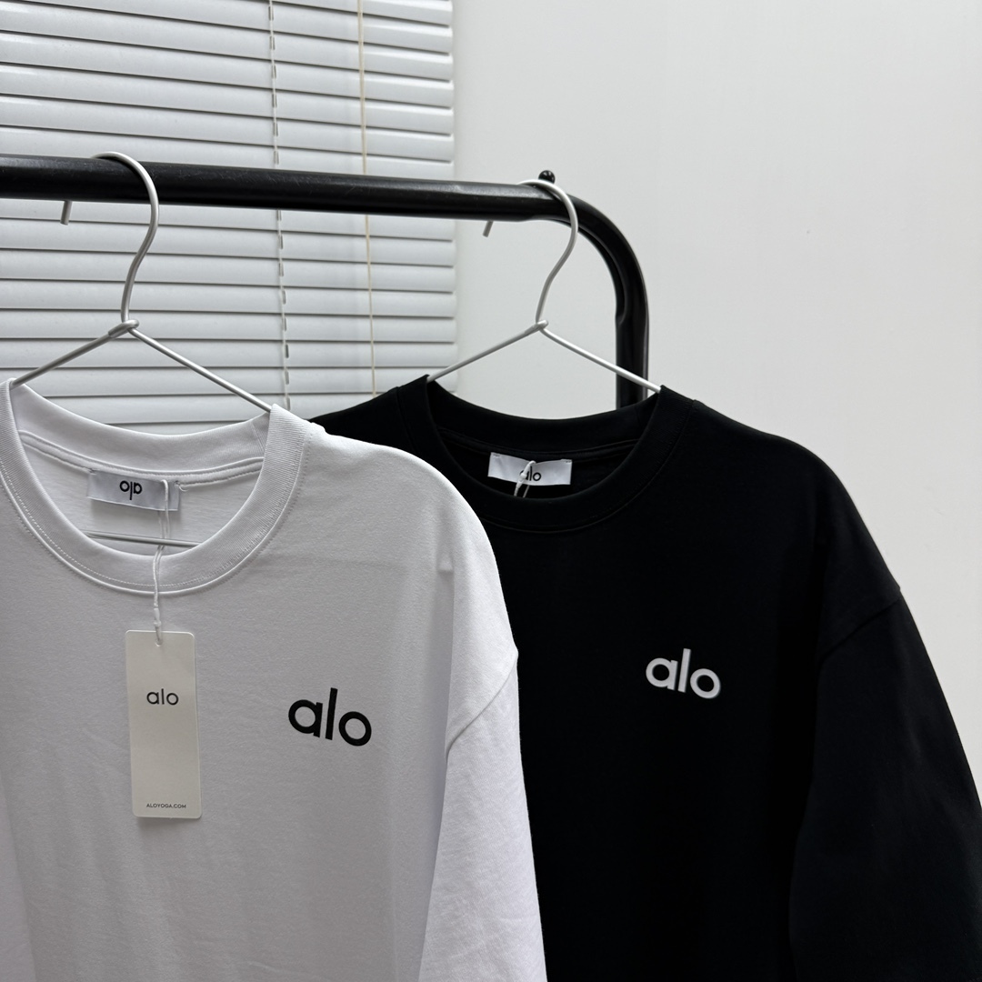 A style Round neck short sleeve T-shirt