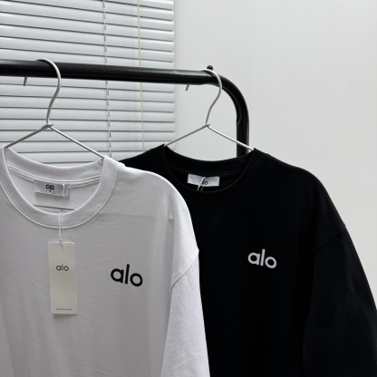 A style Round neck short sleeve T-shirt