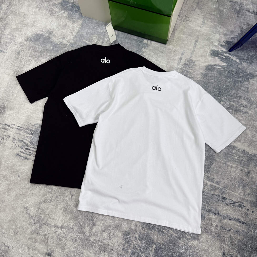 A style Round neck short sleeve T-shirt
