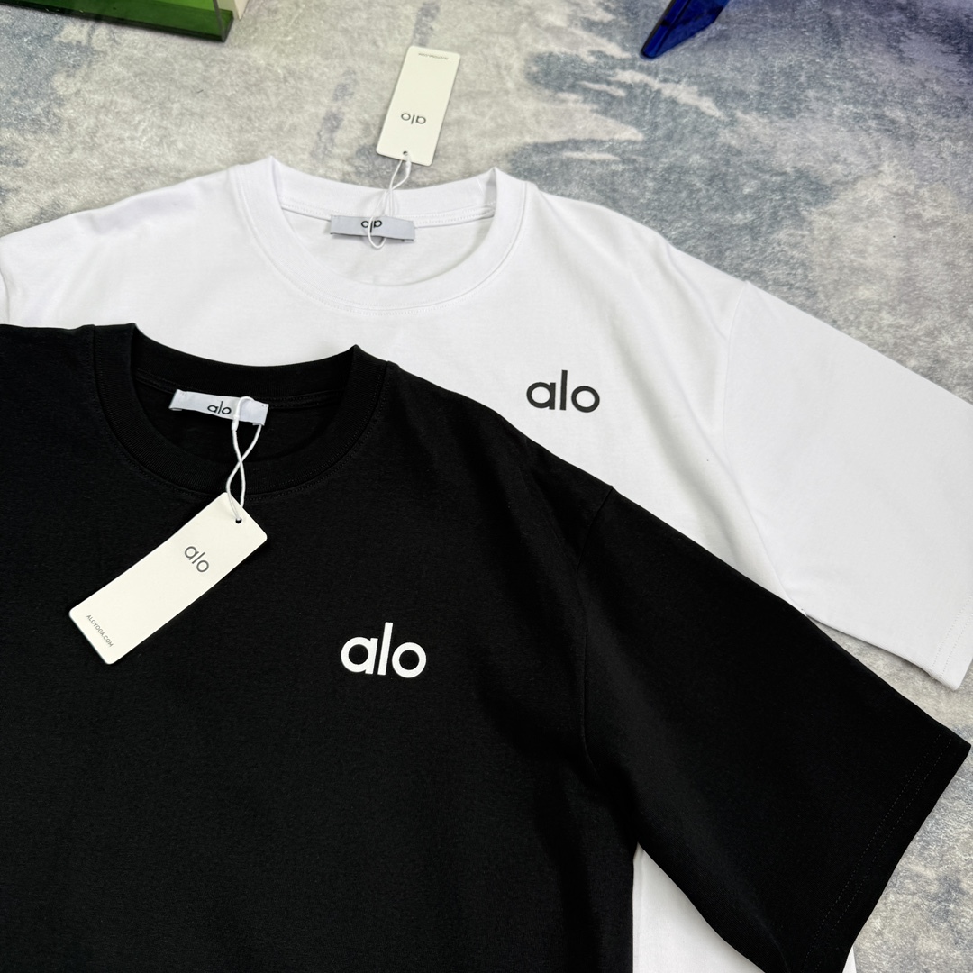 A style Round neck short sleeve T-shirt