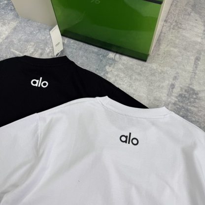 A style Round neck short sleeve T-shirt