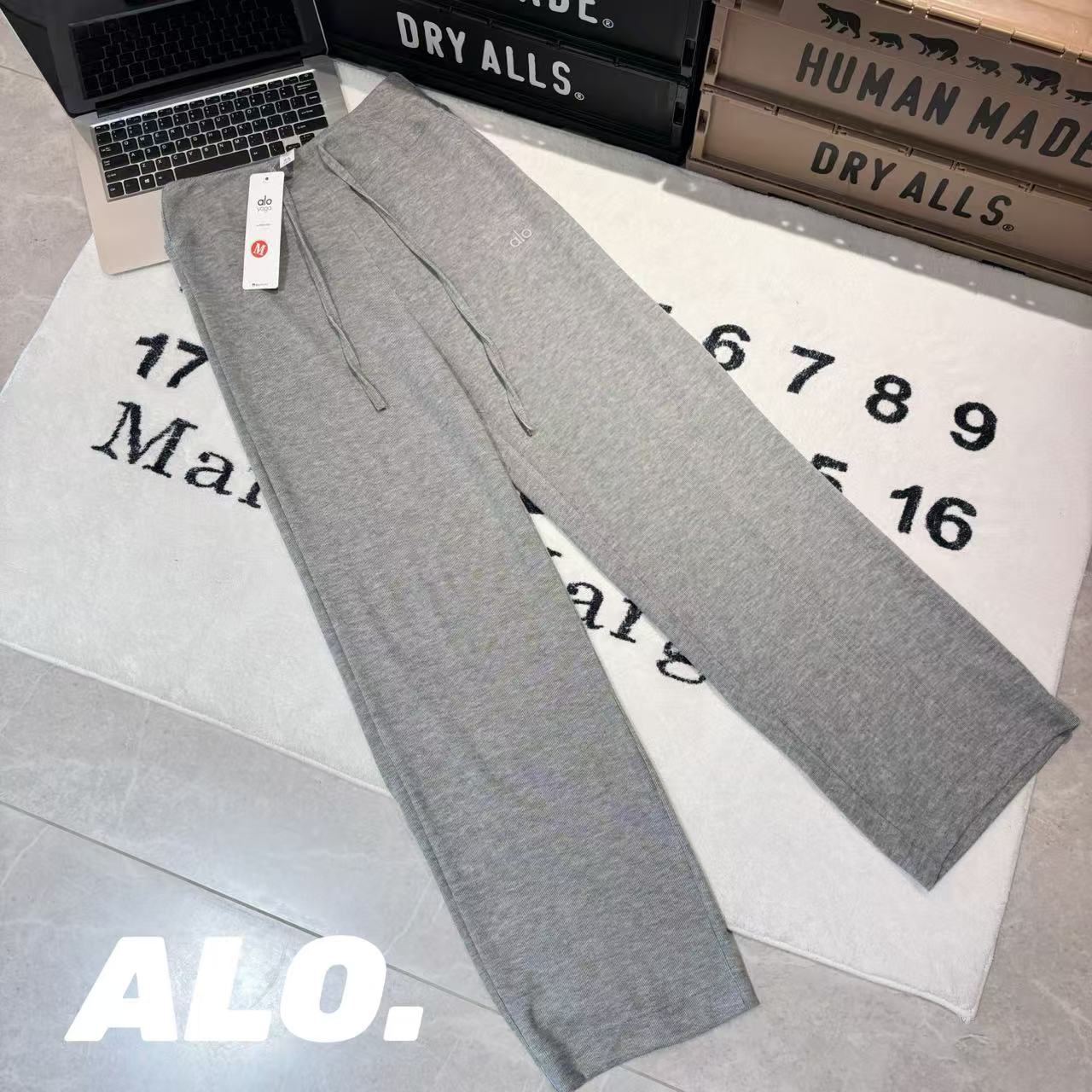 A style High waist trousers for women