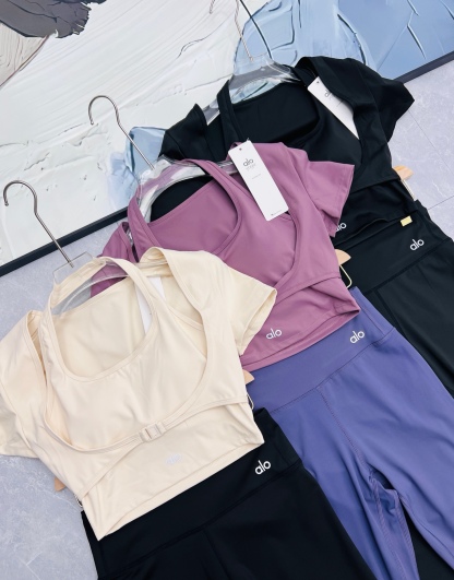 A style Halter Yoga Set