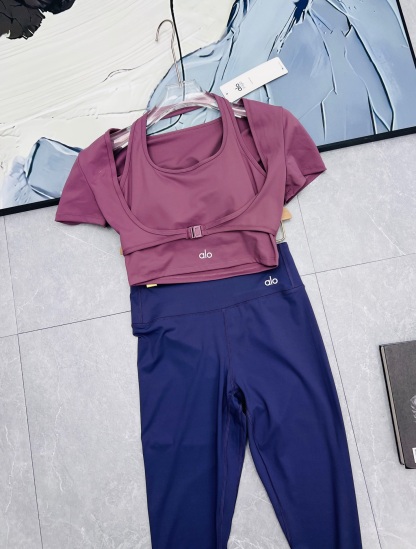 A style Halter Yoga Set