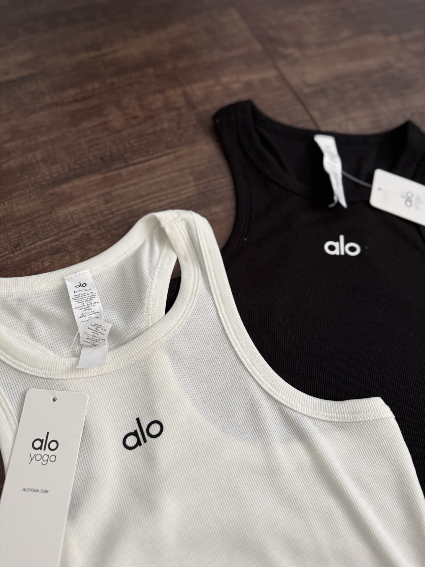 A style Short two-tone vest