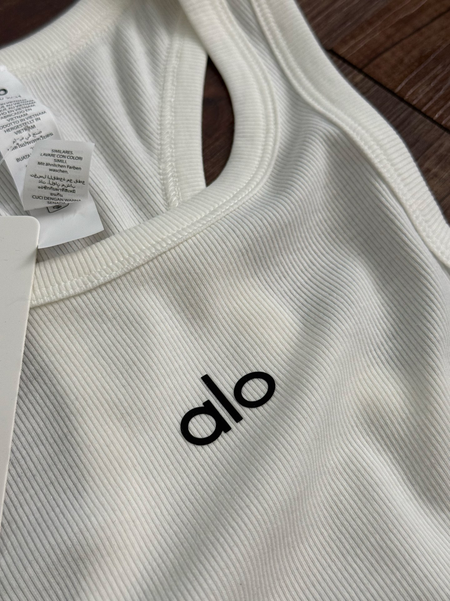 A style Short two-tone vest