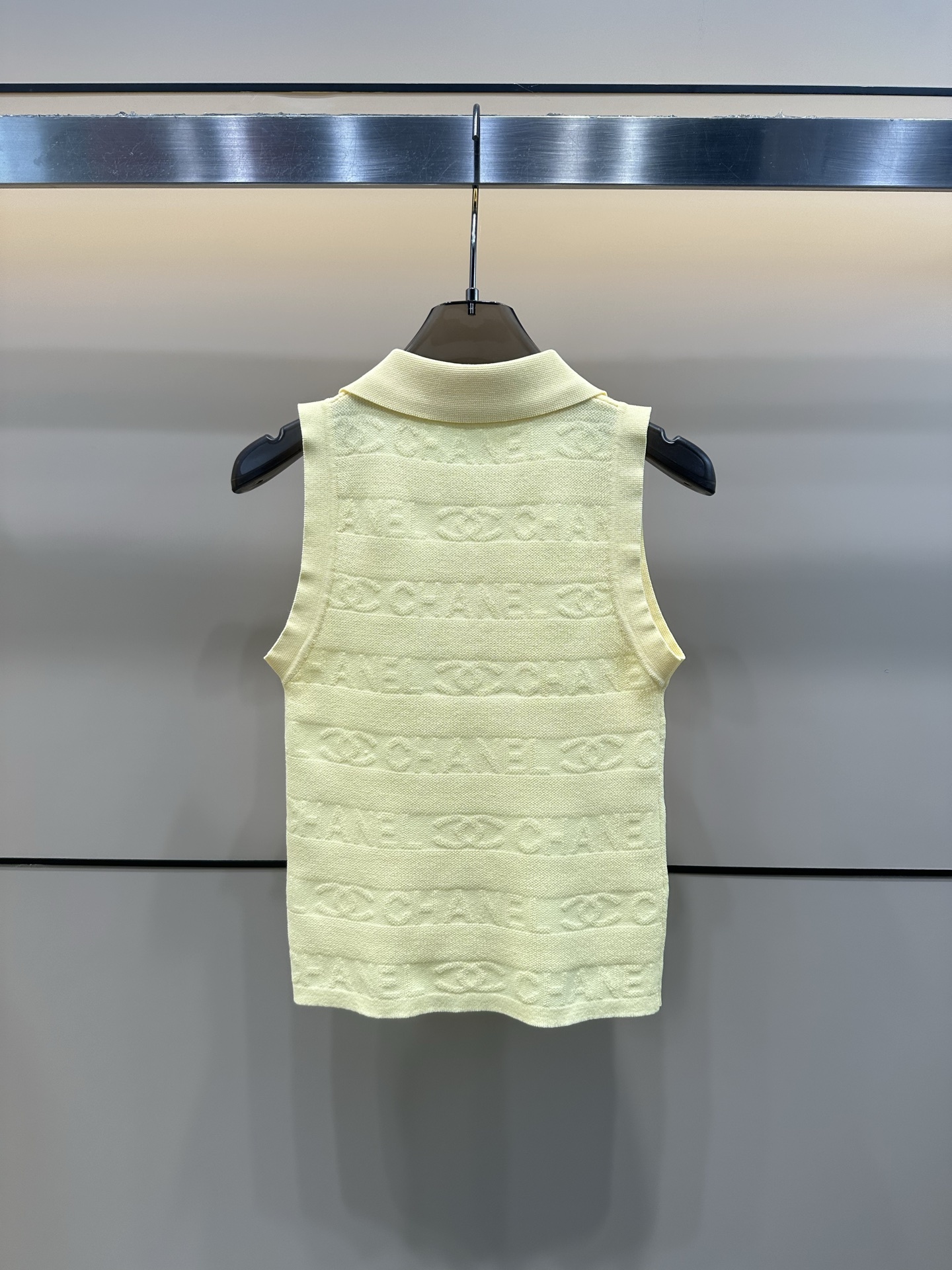 C style Lapel jacquard lettering knitted vest