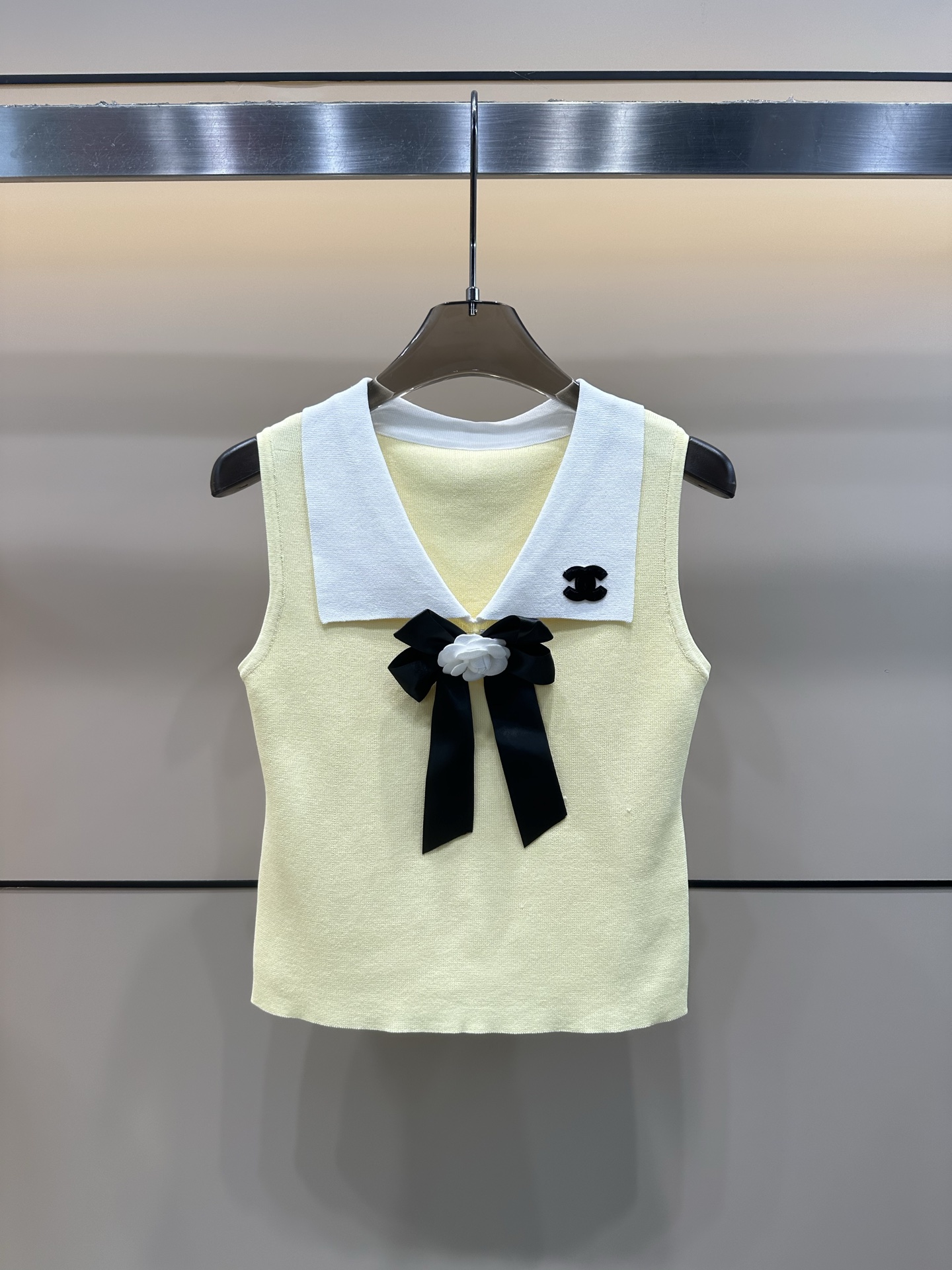 C style Lapel jacquard lettering knitted vest