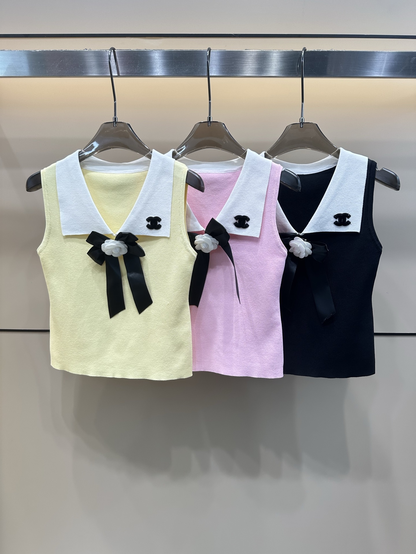 C style Lapel jacquard lettering knitted vest