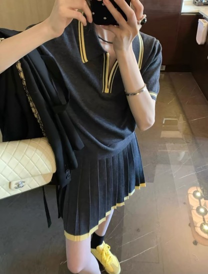 M style Small V collar knitted short sleeve + skirt two-piece suit