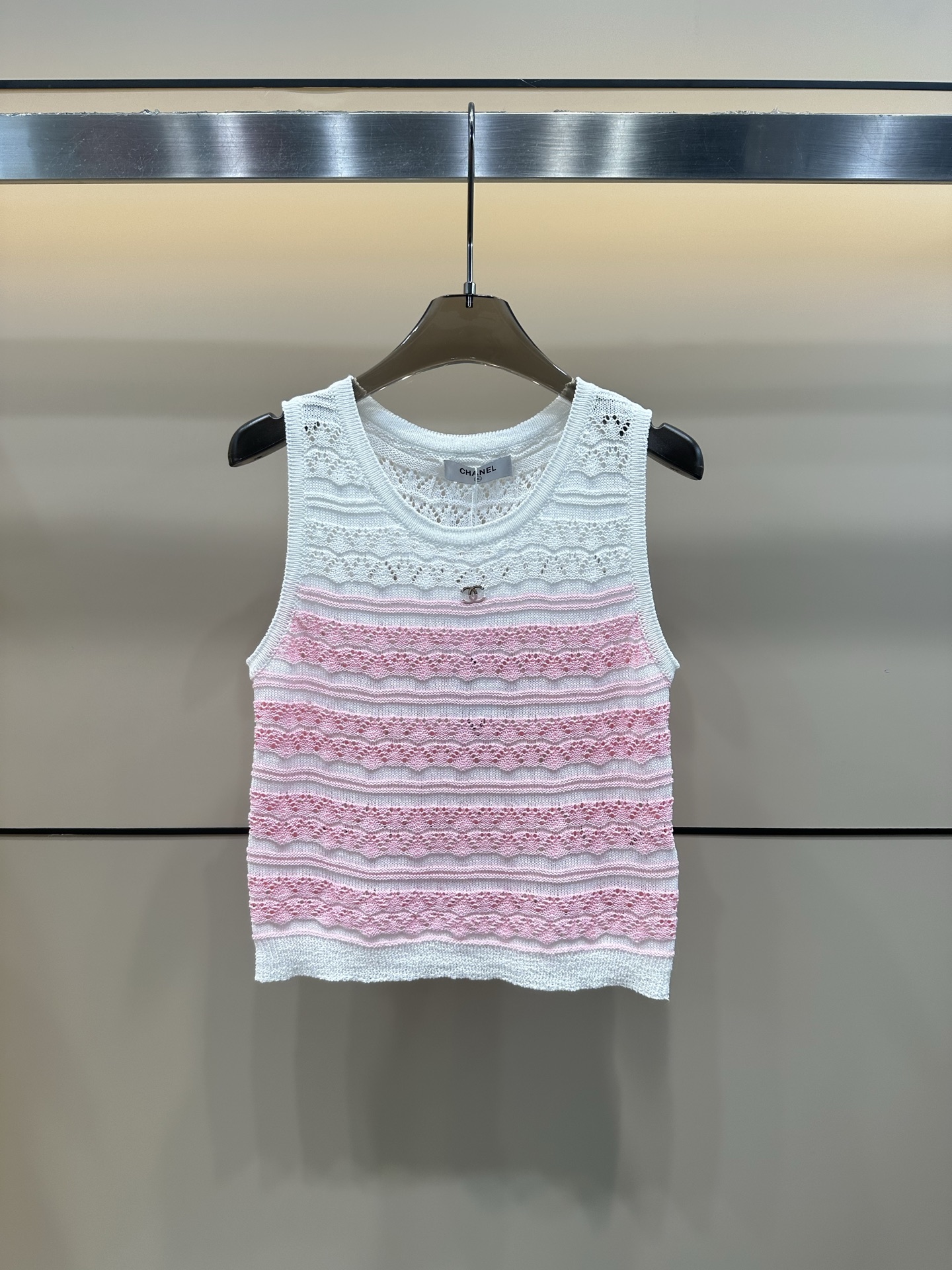 C style Wavy color-block knitted vest