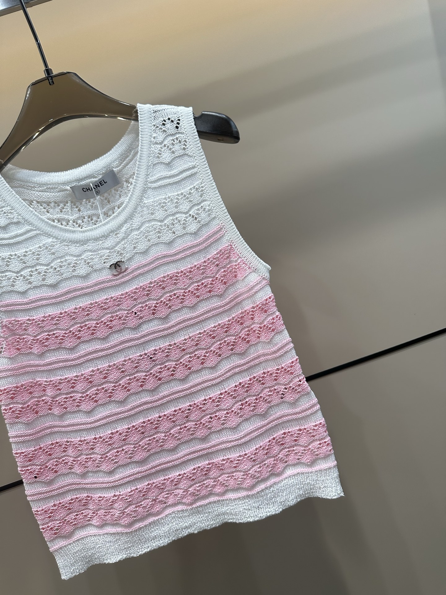 C style Wavy color-block knitted vest