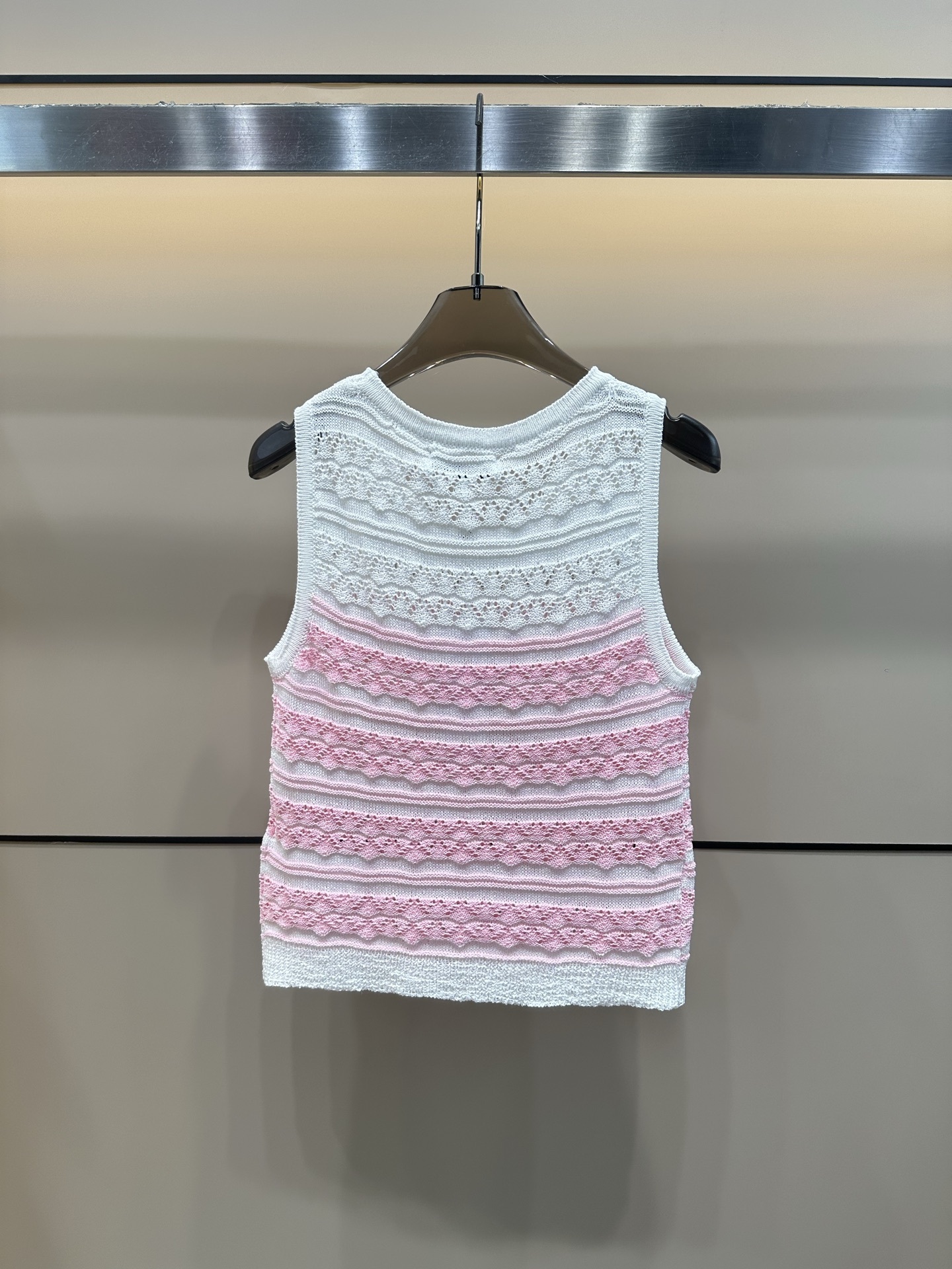C style Wavy color-block knitted vest
