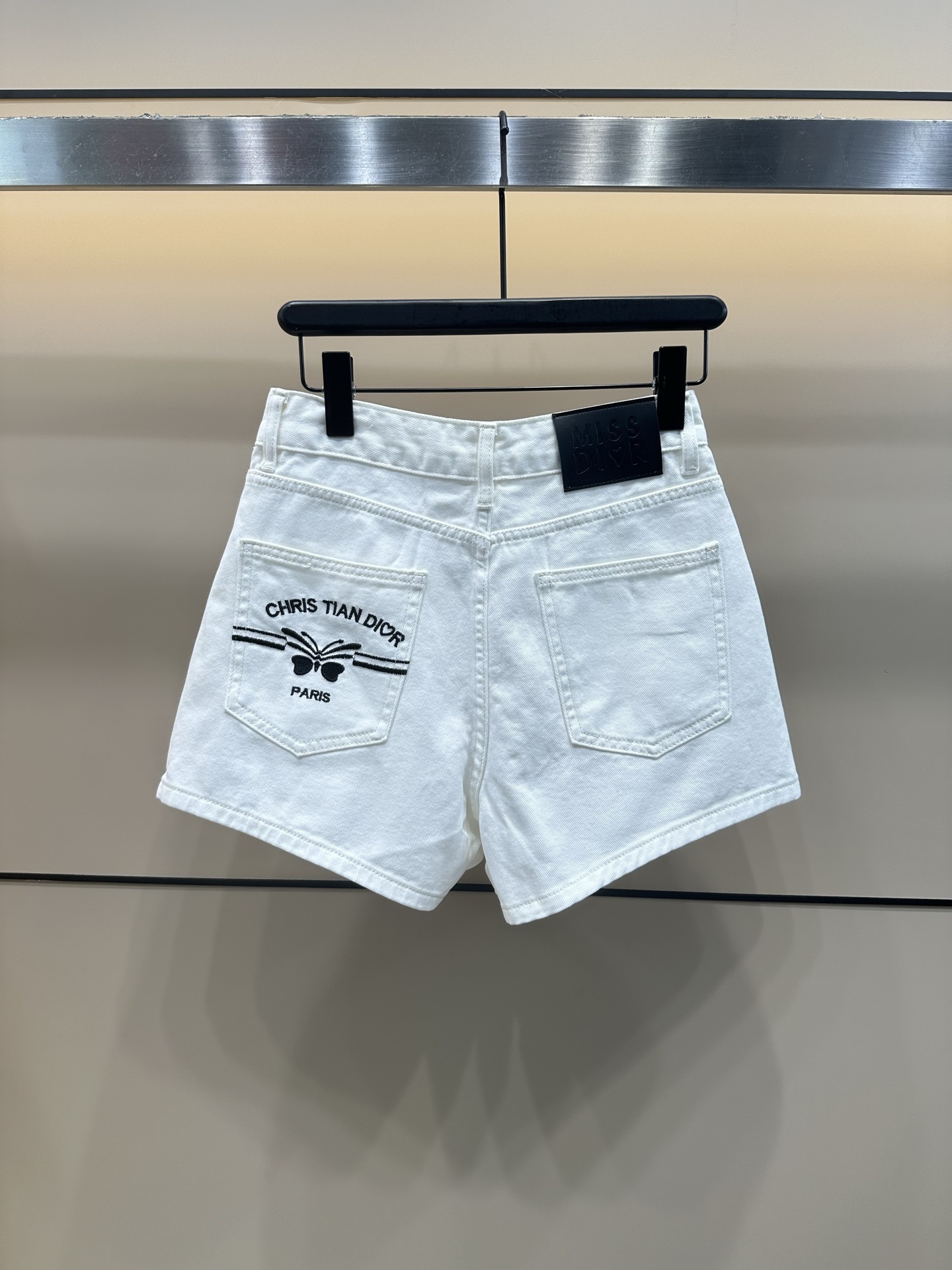 D style Denim shorts with embroidered letters on pockets