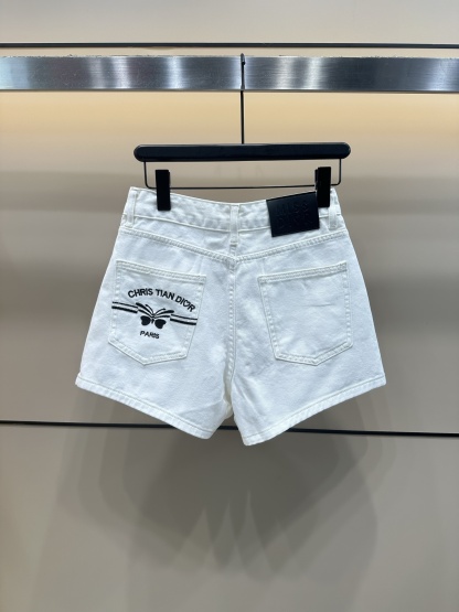 D style Denim shorts with embroidered letters on pockets