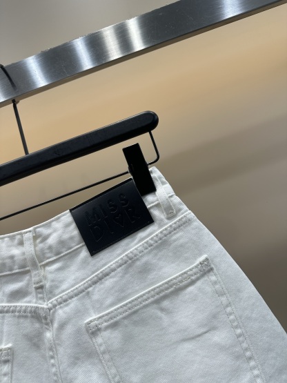 D style Denim shorts with embroidered letters on pockets