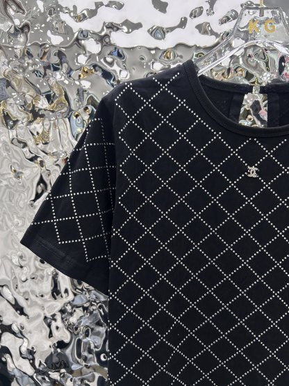 C style Rhinestone design T-shirt