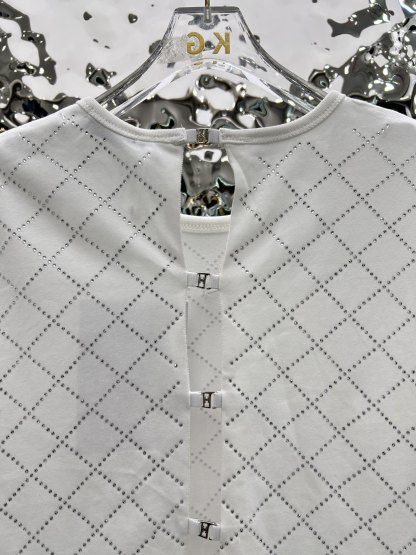 C style Rhinestone design T-shirt