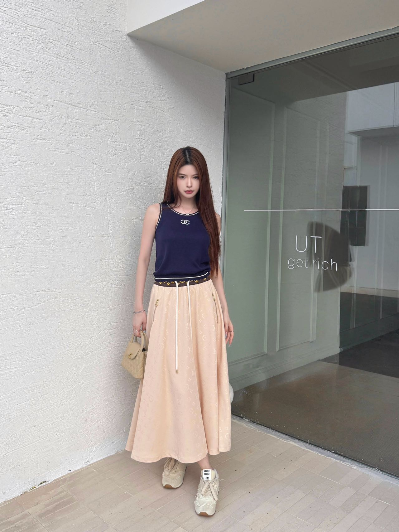 L style Solid color skirt