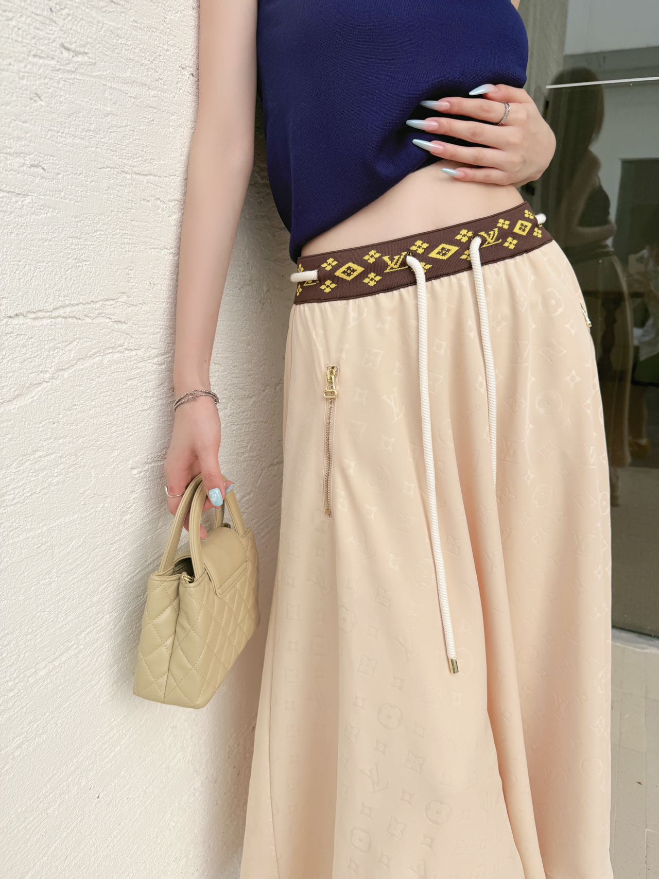 L style Solid color skirt