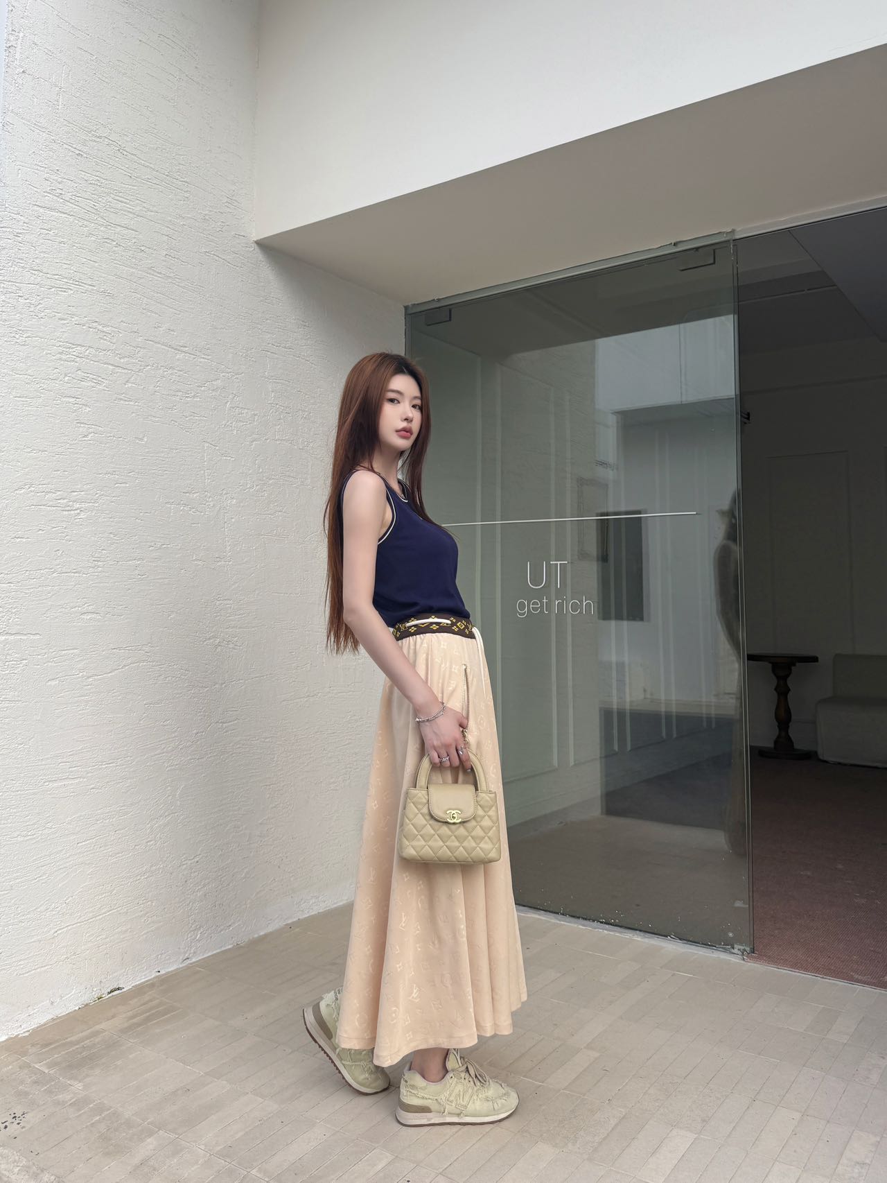 L style Solid color skirt