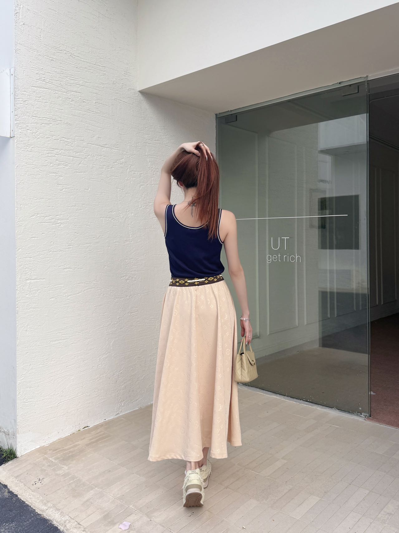 L style Solid color skirt