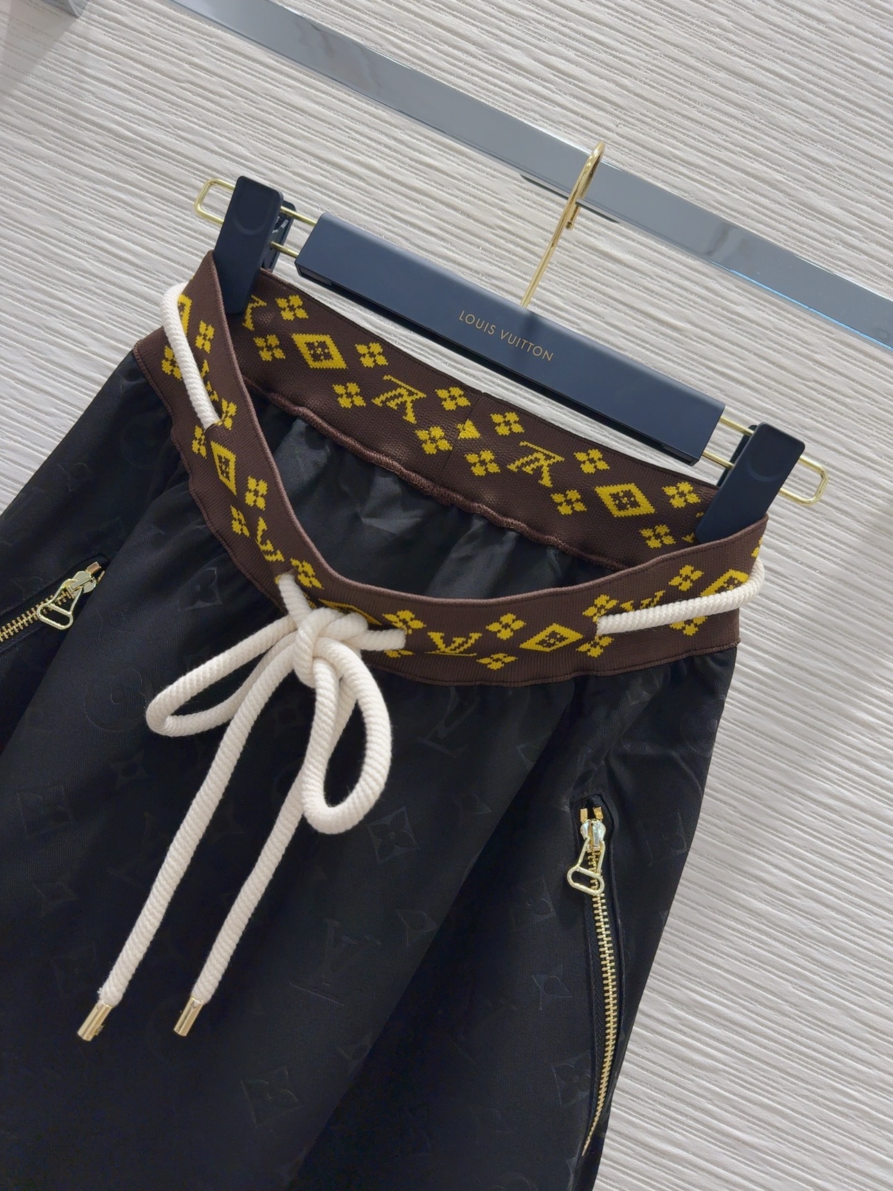 L style Solid color skirt