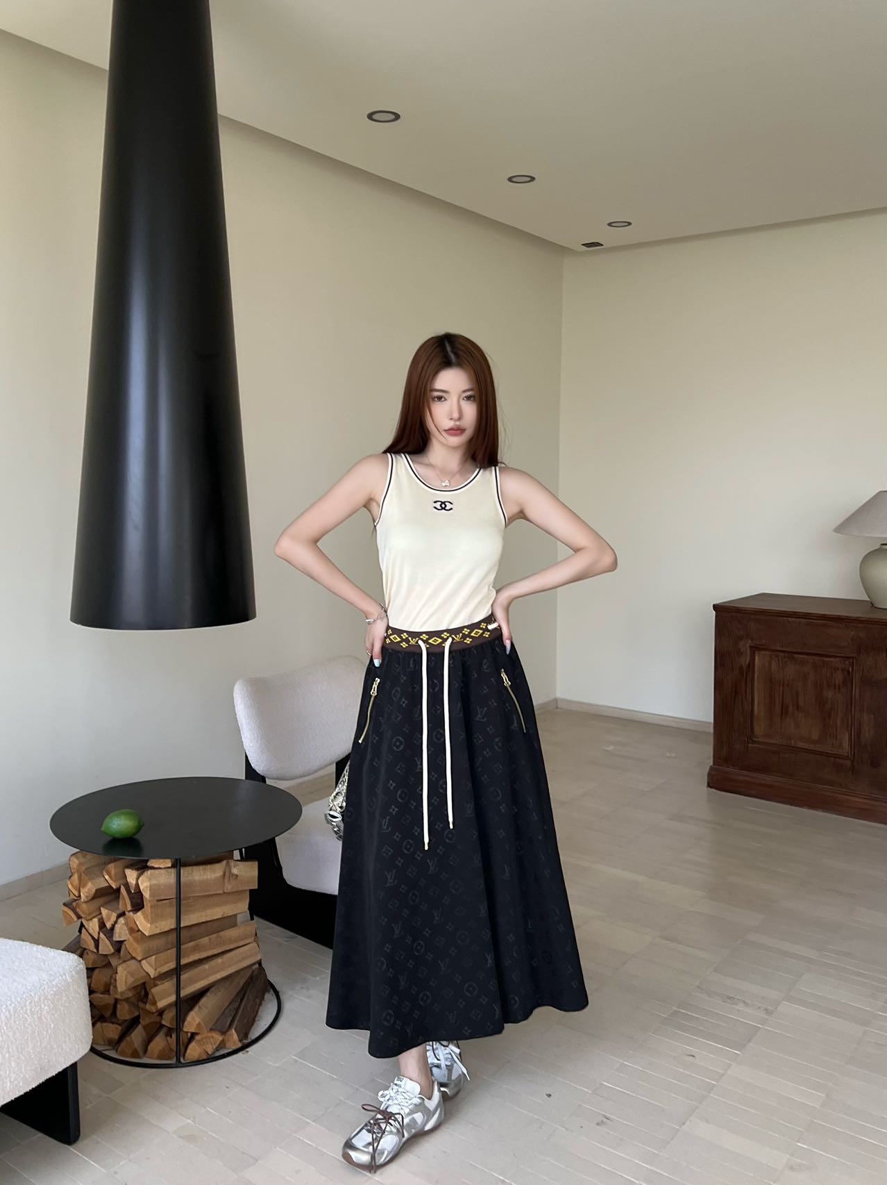 L style Solid color skirt