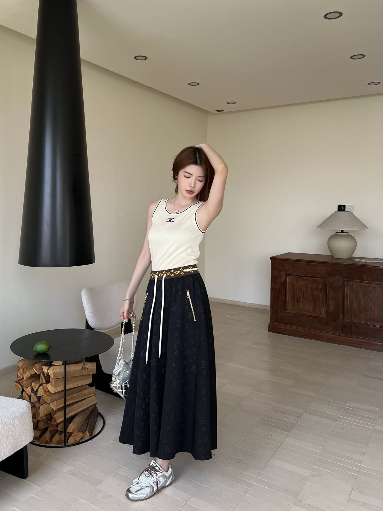 L style Solid color skirt