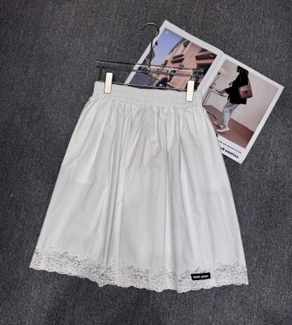 M style Lace skirt