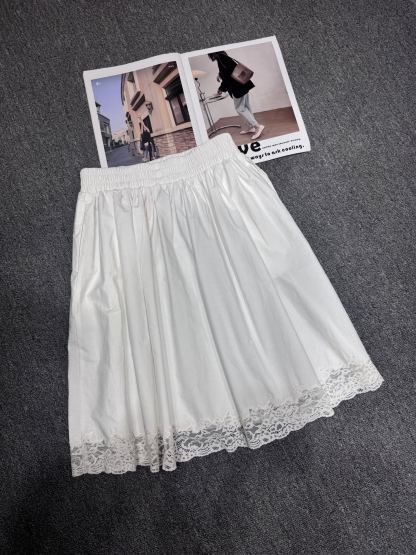 M style Lace skirt