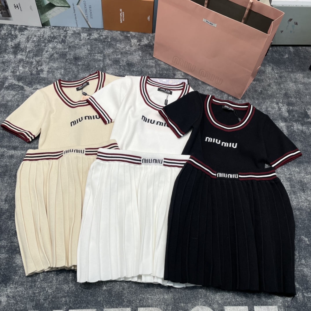 M style Polo collar knit two-piece suit