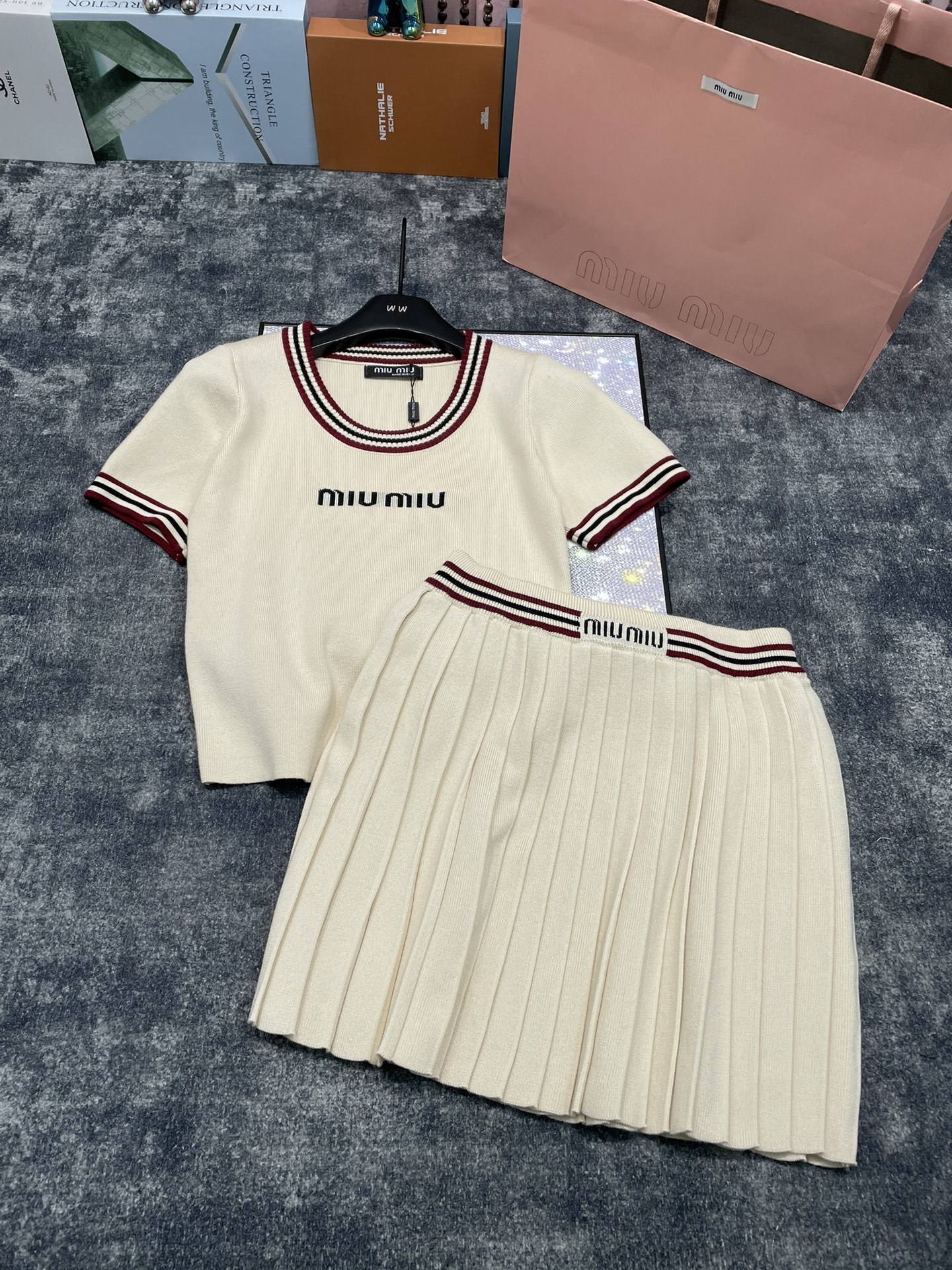 M style Polo collar knit two-piece suit