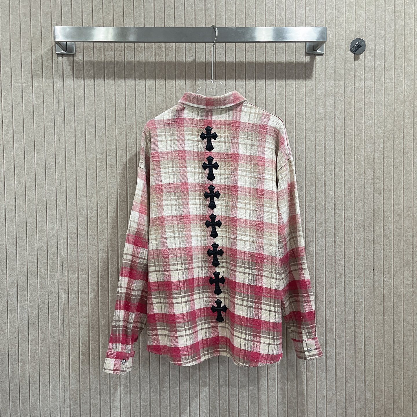 C style Brushed Cross Leather Label Shirt