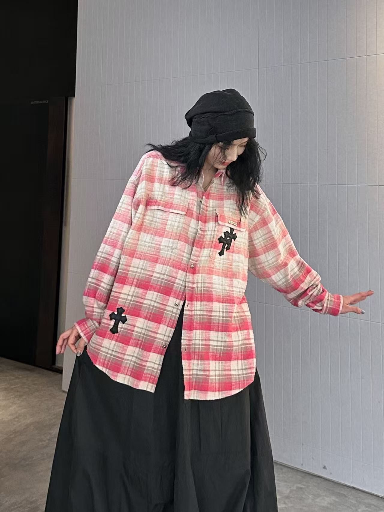 C style Brushed Cross Leather Label Shirt