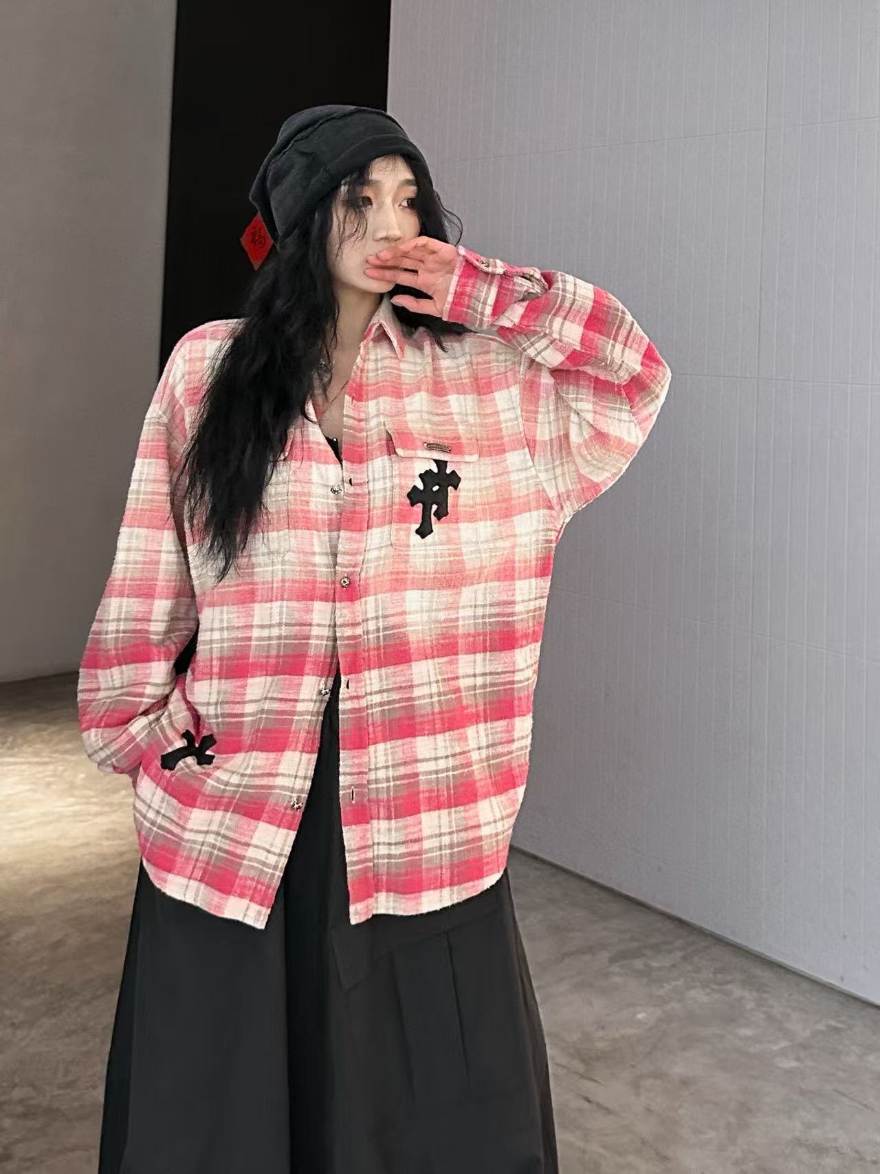 C style Brushed Cross Leather Label Shirt