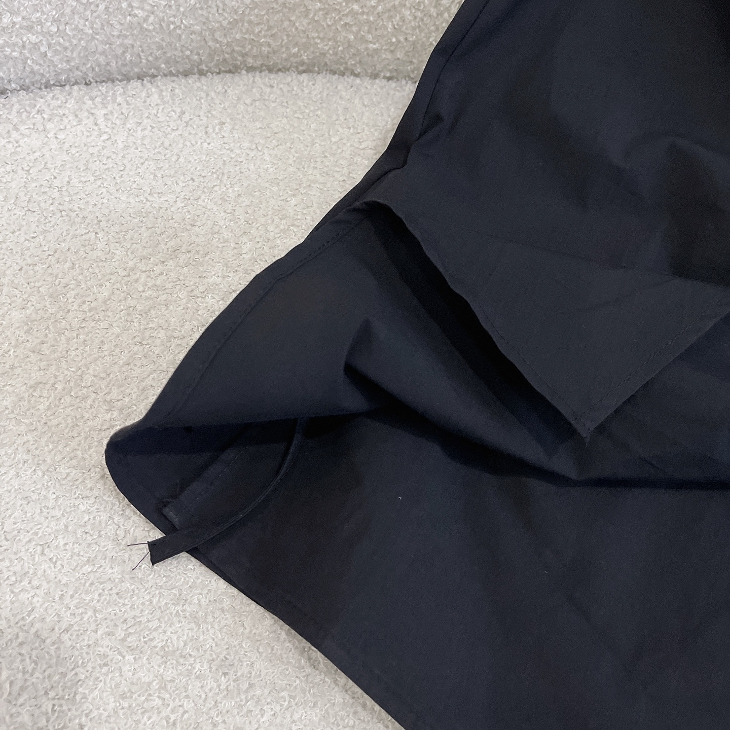 L style Sleeveless shirt with crinkled leather patch and lapel collar