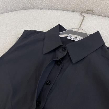 L style Sleeveless shirt with crinkled leather patch and lapel collar