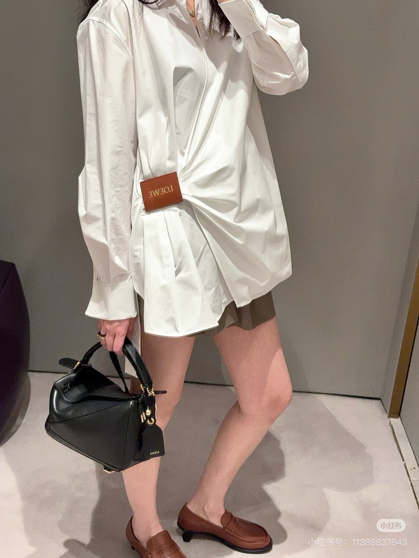 L style Irregular leather patch long-sleeved shirt