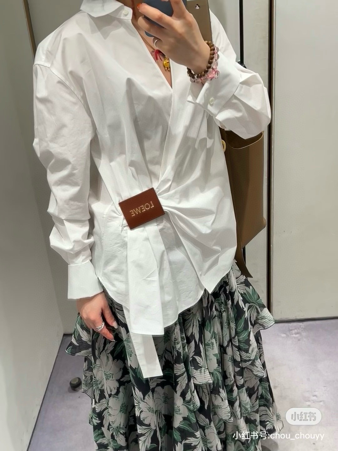 L style Irregular leather patch long-sleeved shirt