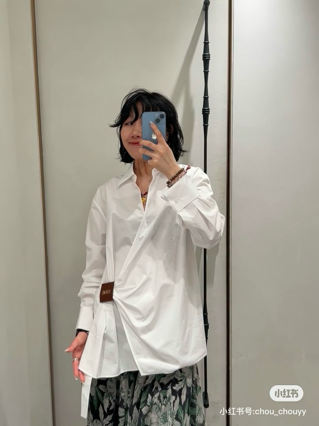 L style Irregular leather patch long-sleeved shirt