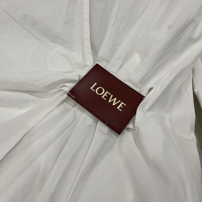 L style Irregular leather patch long-sleeved shirt