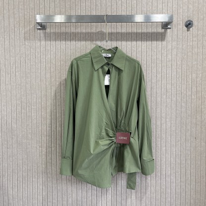 L style Irregular leather patch long-sleeved shirt