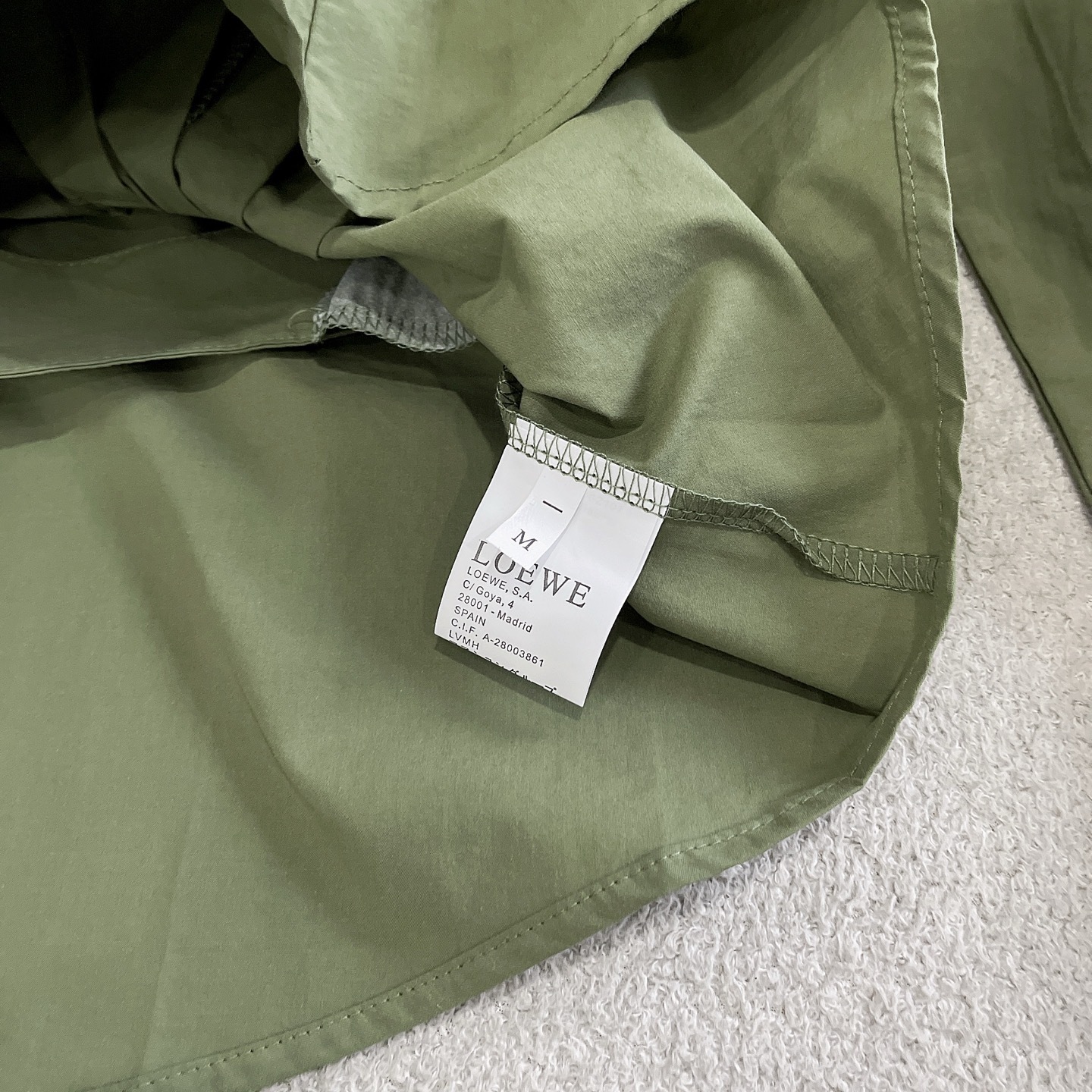 L style Irregular leather patch long-sleeved shirt