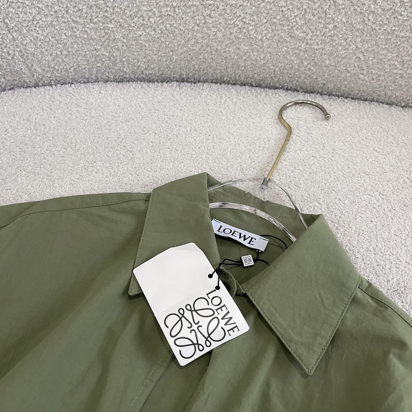 L style Irregular leather patch long-sleeved shirt