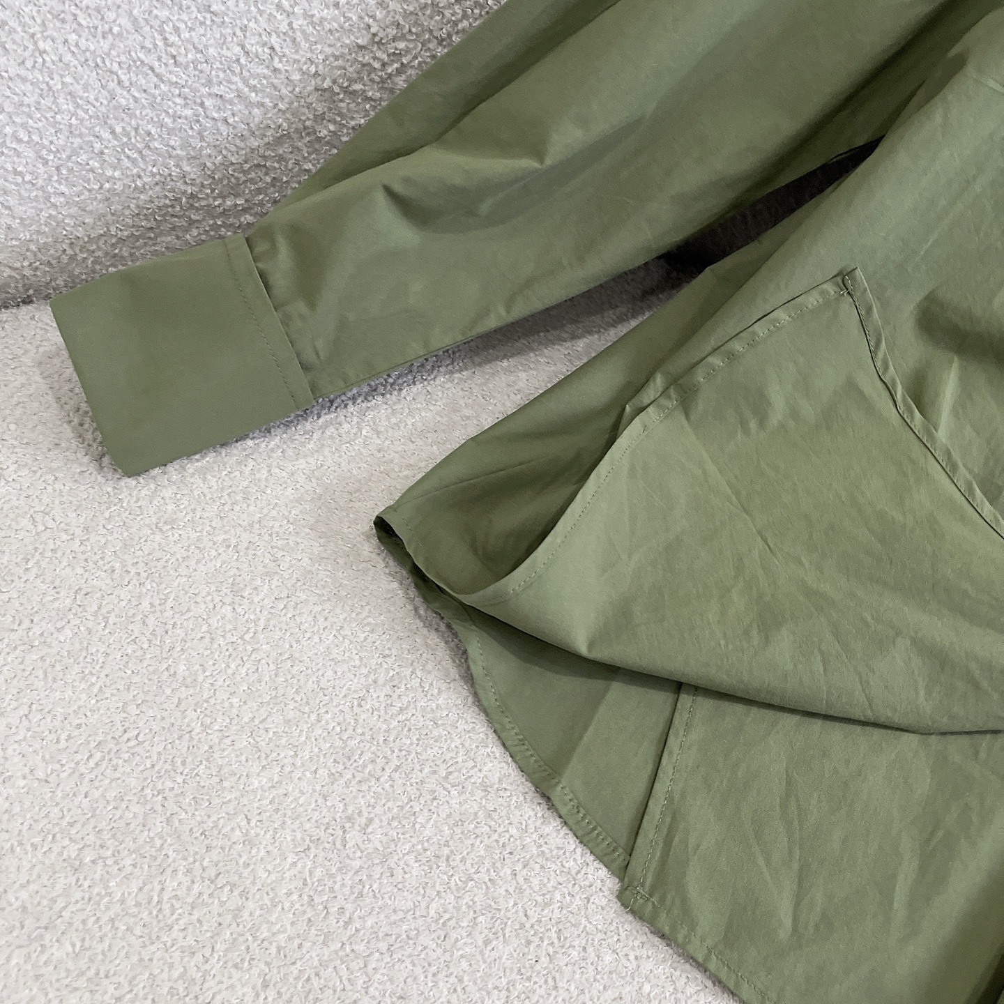 L style Irregular leather patch long-sleeved shirt