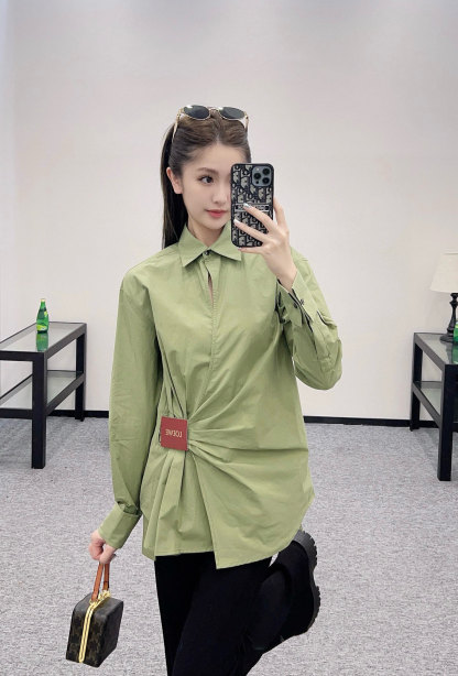 L style Irregular leather patch long-sleeved shirt