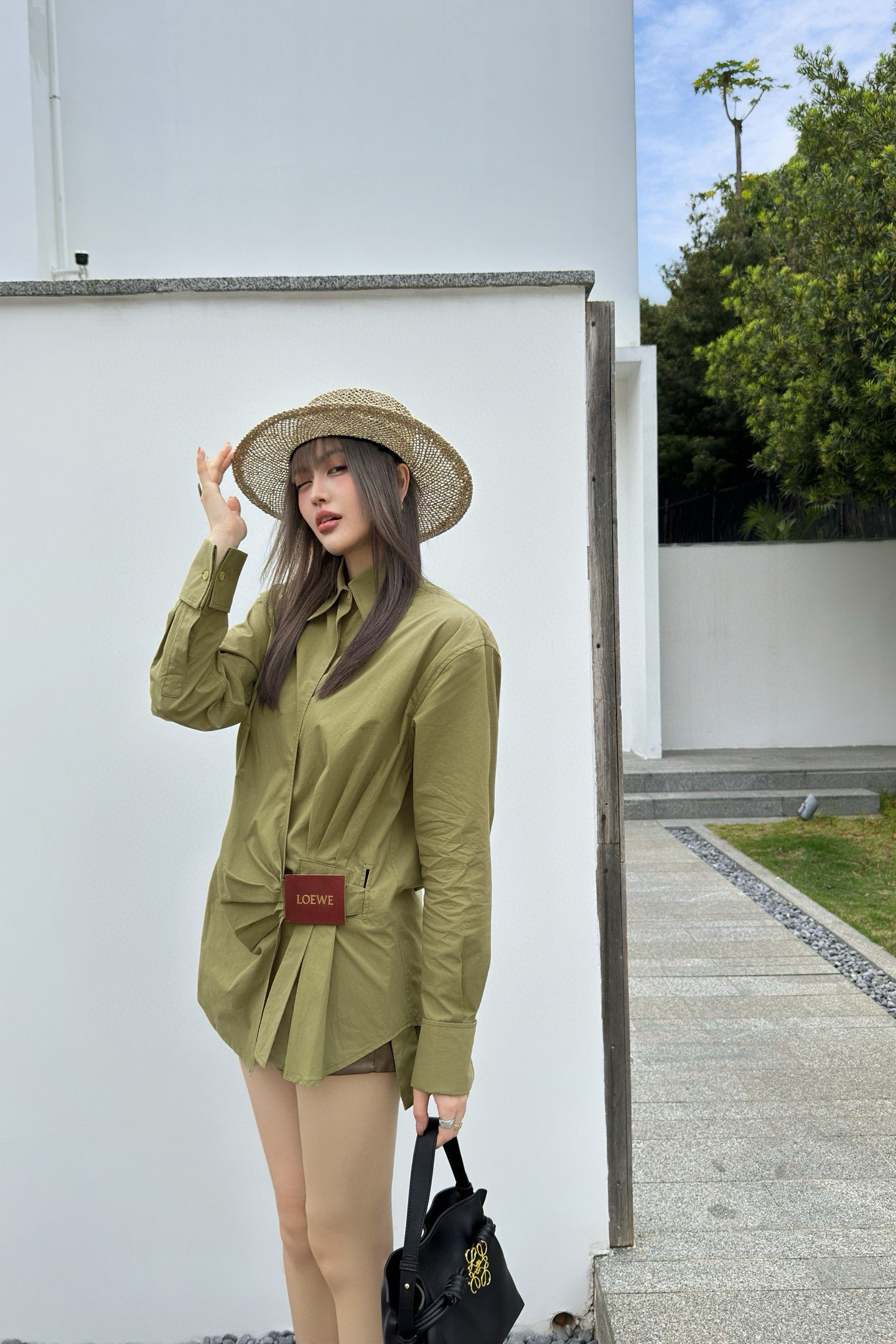 L style Irregular leather patch long-sleeved shirt