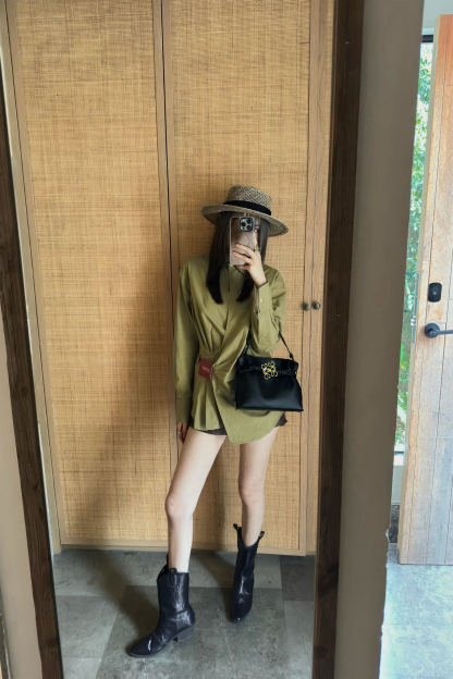 L style Irregular leather patch long-sleeved shirt